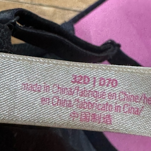 PINK Victoria's Secret Black Bra with Rainbow Accents Sz 32D - Picture 5 of 7